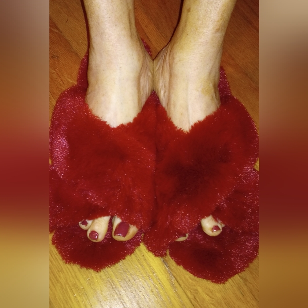 Cozy Red Fuzzy Slippers- Sz8